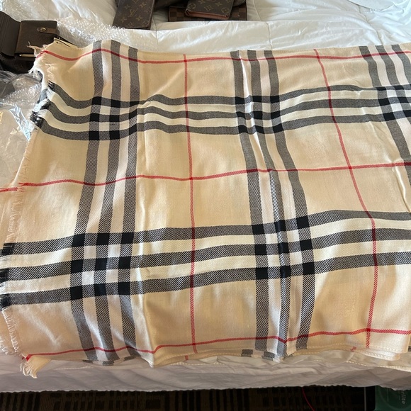 Cashmere shawl scarf - Picture 2 of 3